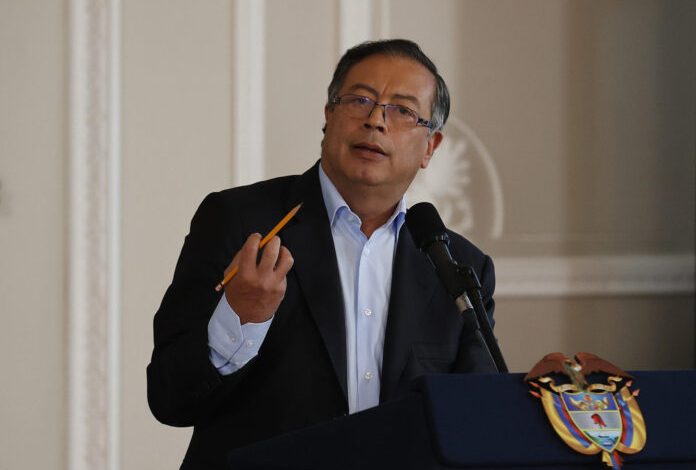 Presidente de Colombia anuncia programa de ayuda ciudadana
