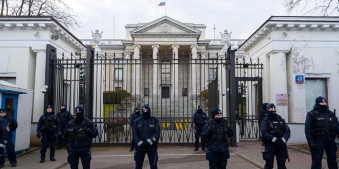Rusia rechaza confiscación del edificio de escuela rusa en Polonia