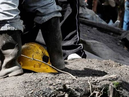 Mueren 27 obreros por explosión en una mina en Perú