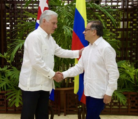 Miguel Díaz-Canel y Gustavo Petro con el proceso de paz con el Ejército de Liberación Nacional