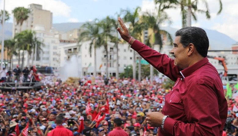 Maduro "Venezuela renacerá con una nueva sociedad humanista"