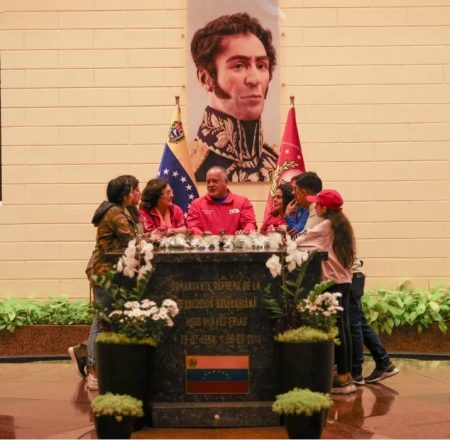 Celebran 69 años de Chávez