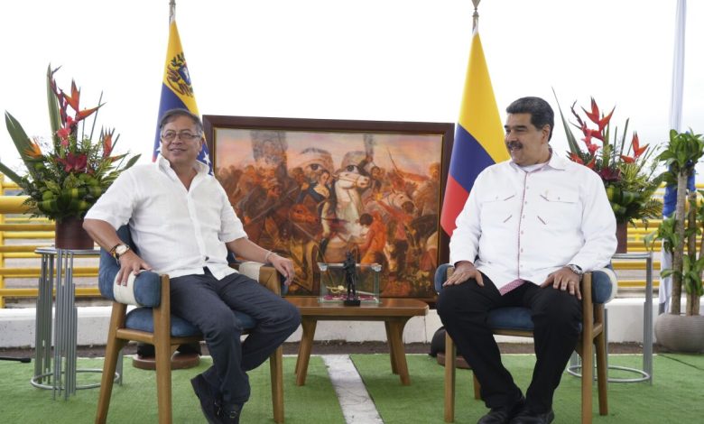 Presidente Nicolás Maduro aboga por fortalecer unión con Colombia