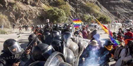 Enfrentamientos de la policía contra campesinos en Jujuy