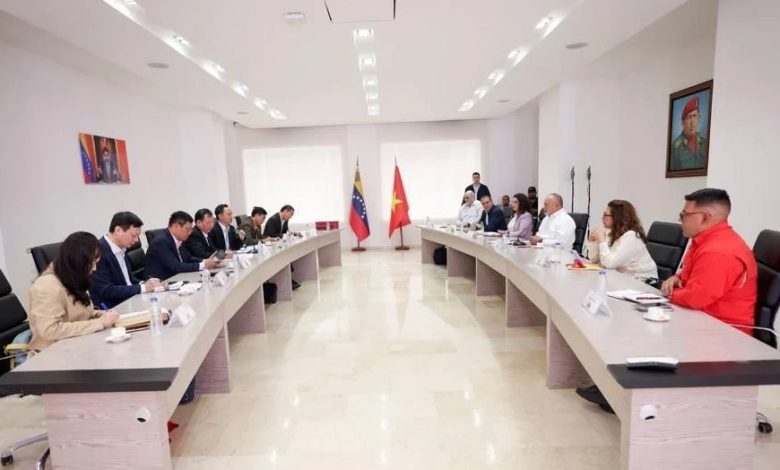 Psuv estrecha amistad y cooperación con Partido Comunista de Vietnam