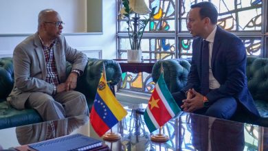 Canciller de Surinam inicia visita de trabajo en Venezuela