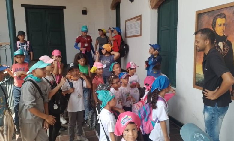 Programa “Turistiando en mi Ciudad” promueve el valor patriótico en Ciudad Bolívar