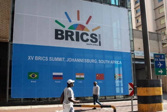 BRICS inician cumbre en Sudáfrica