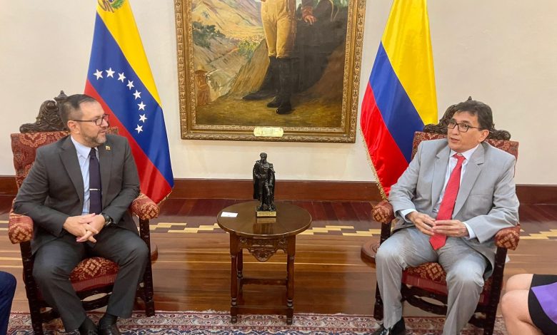 Milton Rengifo asumió la embajada de Colombia en Venezuela