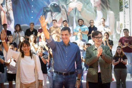 Pedro Sánchez interviene en la Fiesta de la Rosa, el acto anual que el PSC organiza en la Pineda de Gavà (Barcelona)