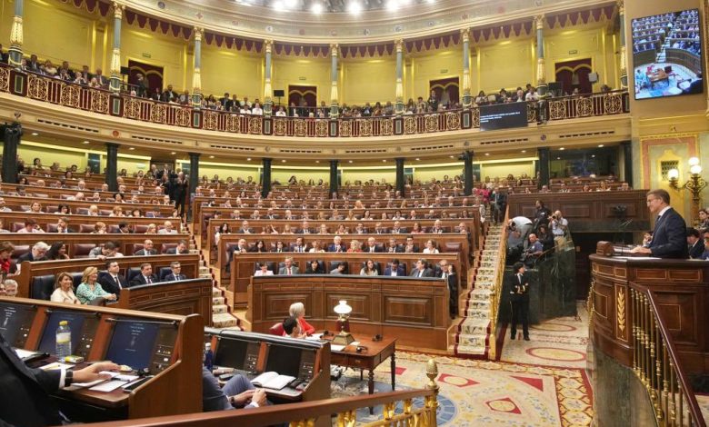 Alberto Nuñez Feijóo asiste al Congreso español para proceso de investidura