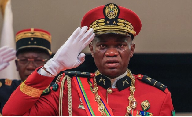 General Oligui Nguema se juramenta como presidente de Gabón
