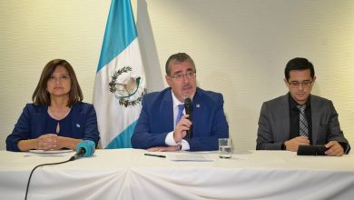 Presidente electo de Guatemala Bernardo Arévalo suspende proceso de transición