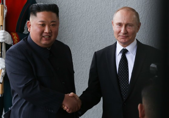 Vladimir Putin invita a lider norcoreano Kin Jong-un a visitar Rusia
