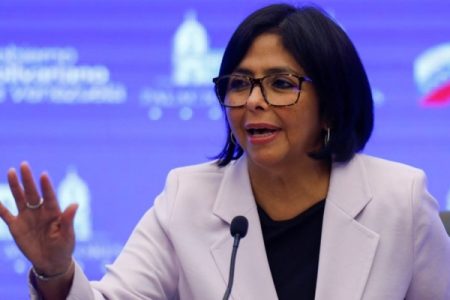 Vicepresidenta Rodríguez señala a Luis Almagro