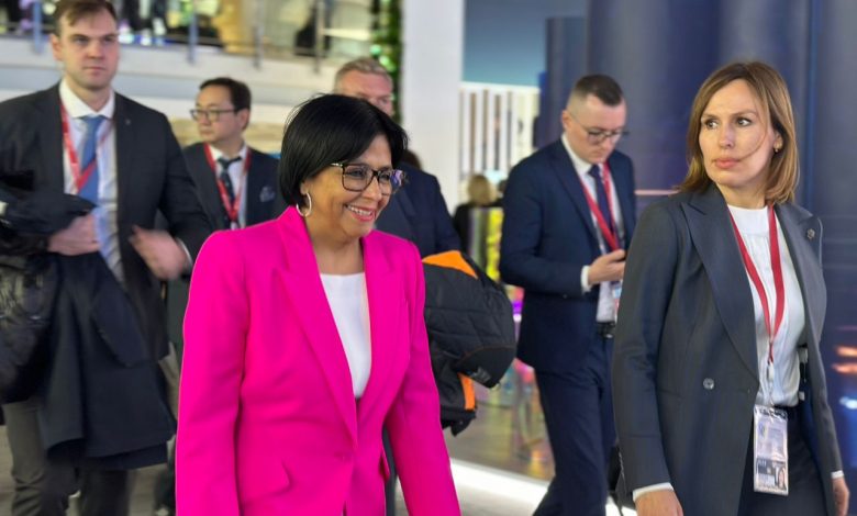 Delcy Rodríguez denuncia ilegalidad y daño de las sanciones
