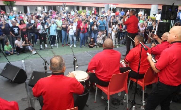 En la Casona Aquiles Nazoa retumbó la gaita con Los Cardenales del Éxito