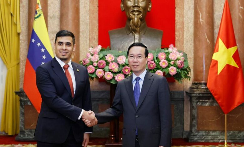 Embajador venezolano se acredita ante gobierno de Vietnam
