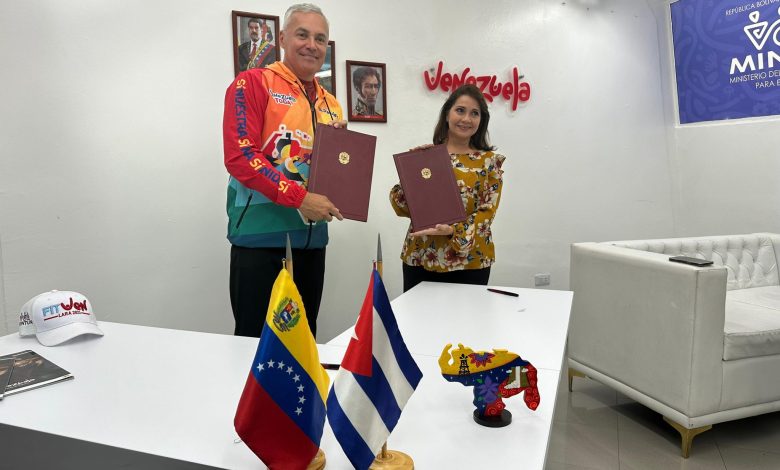 Venezuela y Cuba firman acuerdos de cooperación turística y comercial