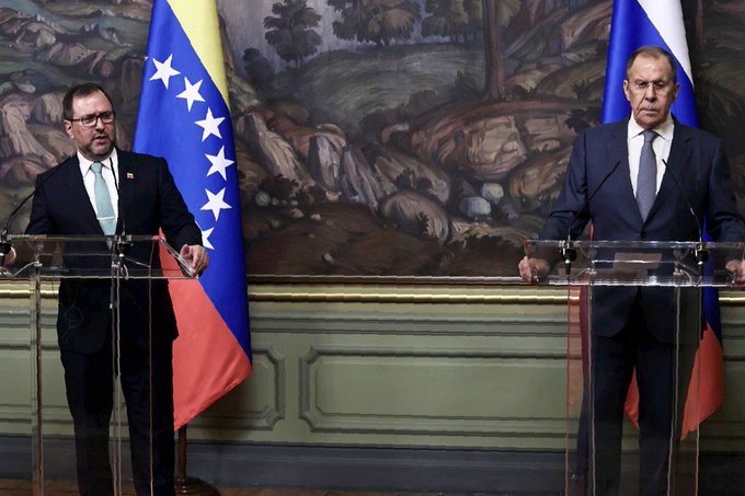 Venezuela y Rusia evalúan avances del proceso de desdolarización