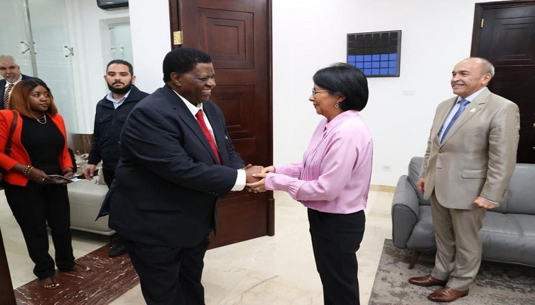 Venezuela y Namibia revisan acuerdos de cooperación