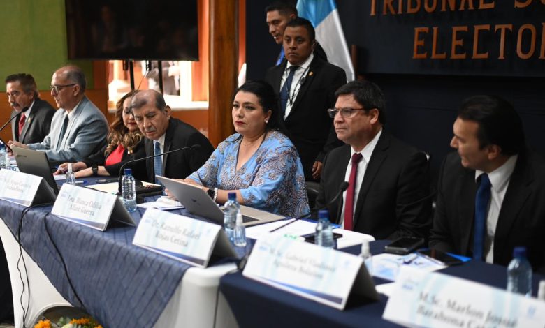 Contraloría de Guatemala denuncia a miembros de TSE por corrupción