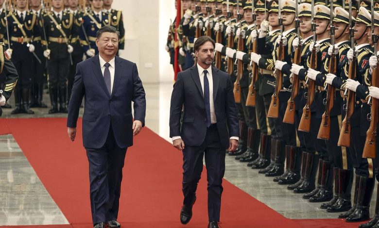 China y Uruguay establecen asociación estratégica integral