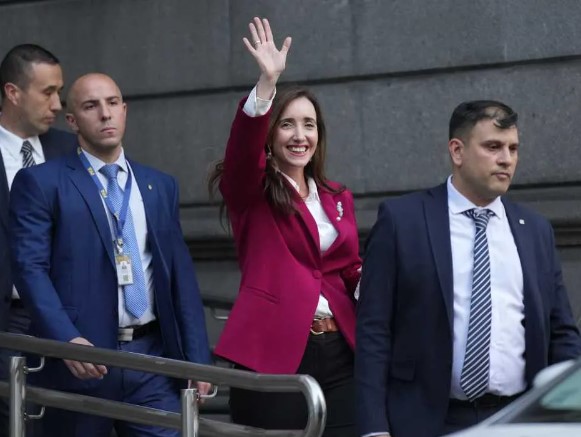 Cristina Fernández recibe en el Senado a la vicepresidenta electa Victoria Villarruel