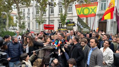 Vox se querella contra Pedro Sánchez y Puigdemont