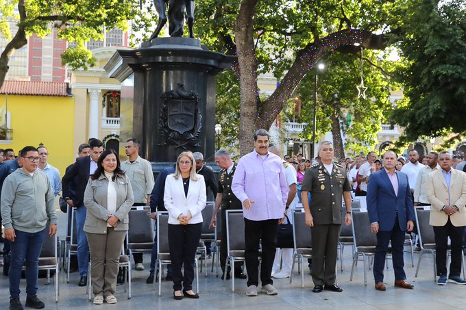 Presidente de Venezuela encabeza acto de oración por la paz y unión nacional