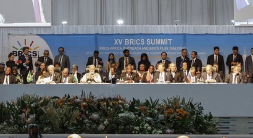 Lavrov: Más de 30 países quieren asociarse con los Brics