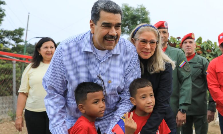 Maduro: Vamos a un 2024 de más trabajo, unión y amor patrio
