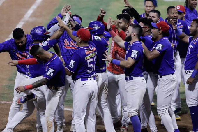 Tiburones de La Guaira campeones del beisbol venezolano