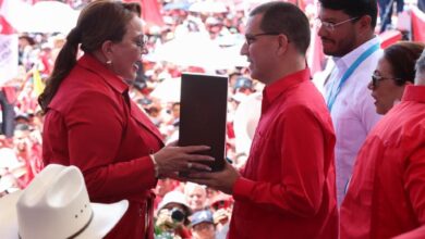 Presidente Nicolás Maduro recibe la Gran Cruz Placa de Oro