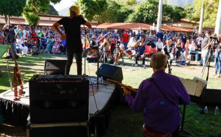 Colina se presentó en La Casona Cultural