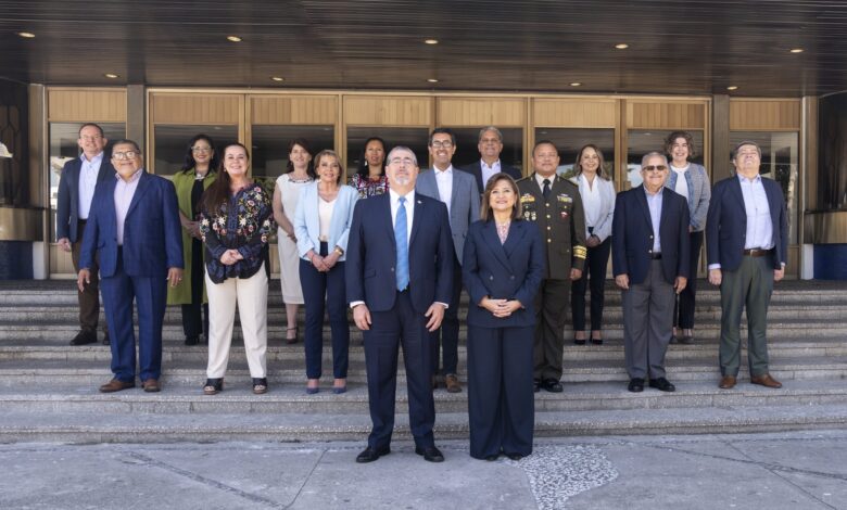 Bernardo Arévalo presentó a los 14 ministros que lo acompañarán en su gestión