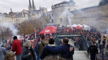Obreros ferroviarios franceses: el próximo fin de semana serán retomadas las protestas