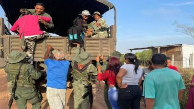 Padrino López, junto a la FANB ayudan al pueblo del Esequibo