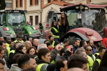 Continúan protestas de agricultores españoles
