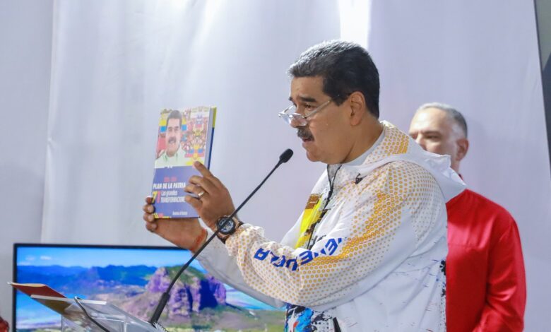 Maduro: No han postulado a un hombre, han inscrito un proyecto histórico