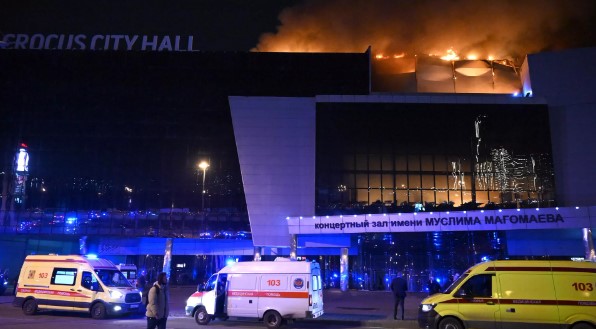 Ataque terrorista en Moscú deja 40 muertos y más de 100 heridos