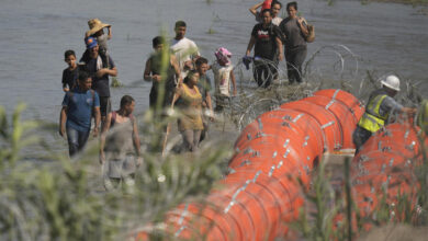 Corte Suprema de EEUU suspende ley antinmigrantes de Texas