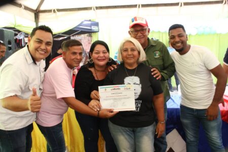 Familias favorecidas con Feria del Campo Soberano