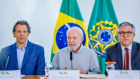Presidente Lula da Silva organizó un paquete de ayudas a raíz de las lluvias en Brasil