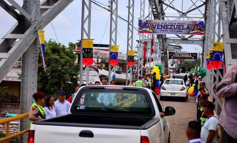 Venezuela y Colombia reabren el Puente Internacional La Unión