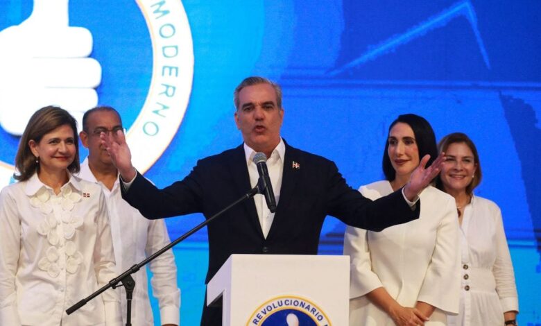 Venezuela felicita a Luis Abinader por su reelección