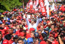 Presidente se une a la marcha de los trabajadores