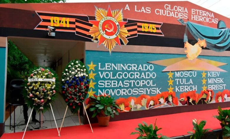 El juego Neocolonial de Laura, “el peligro existencial”