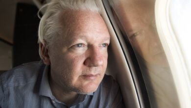 Julian Assange llegó a Bangkok en una escala técnica
