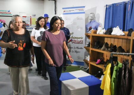 La vicepresidenta Delcy Rodríguez en la Base de Misiones en Mamera 4